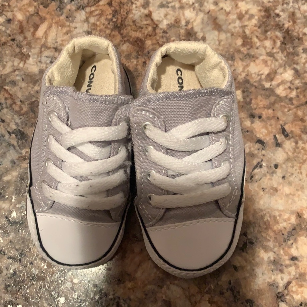 Gray converse for baby